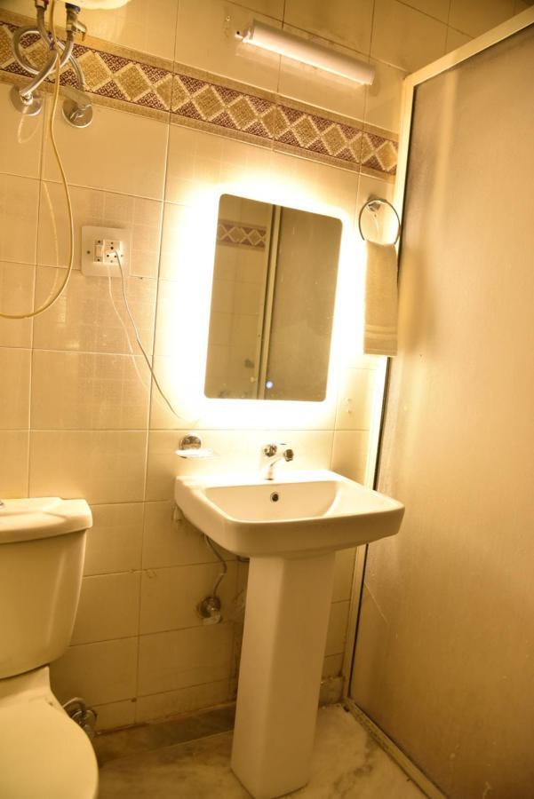 Jay Ally - Boutique Hotel Neu-Delhi Exterior foto